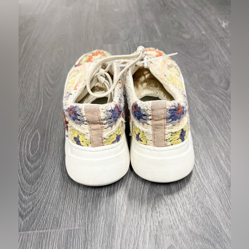 Free People Women’s Catch Me If You Can Multicolor Crochet Sneakers Sz 39/9 - Picture 8 of 9
